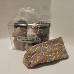 DONUT HOLES sock gift set . 6 pairs. ladies size 9-11 NIB